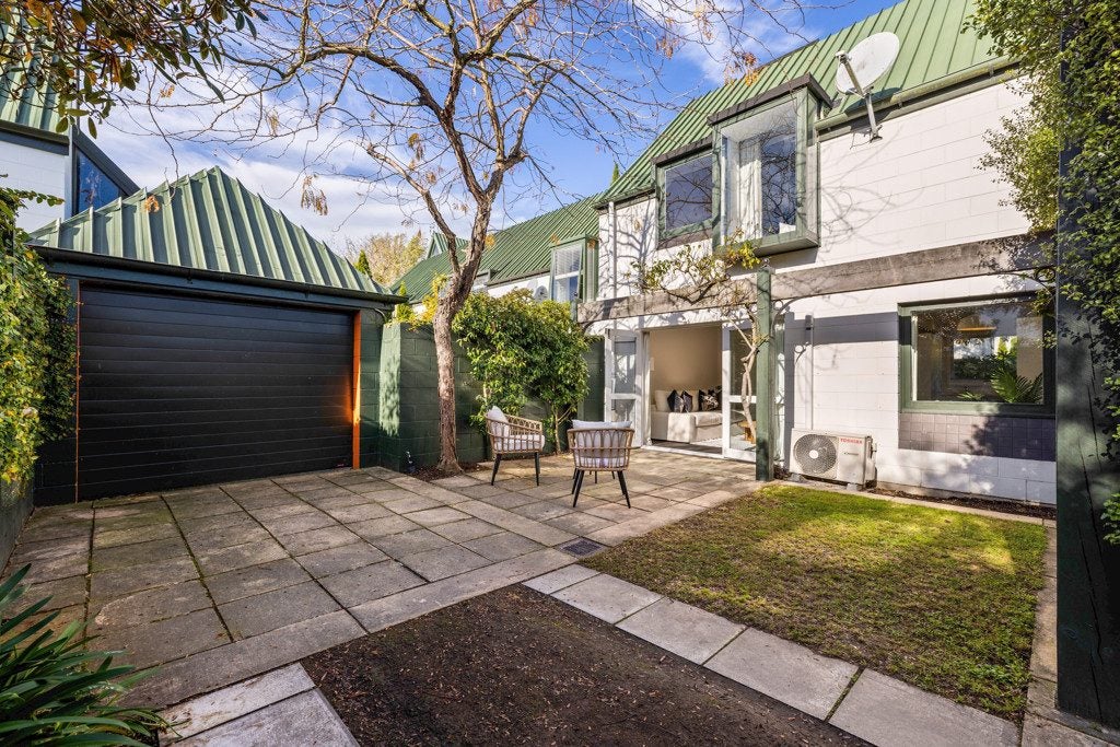 4/12 Shrewsbury Street, Merivale, Christchurch - Carousel 1