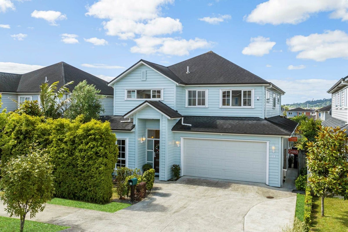 17 Ballindrait Drive, Flat Bush, Auckland - Carousel 1