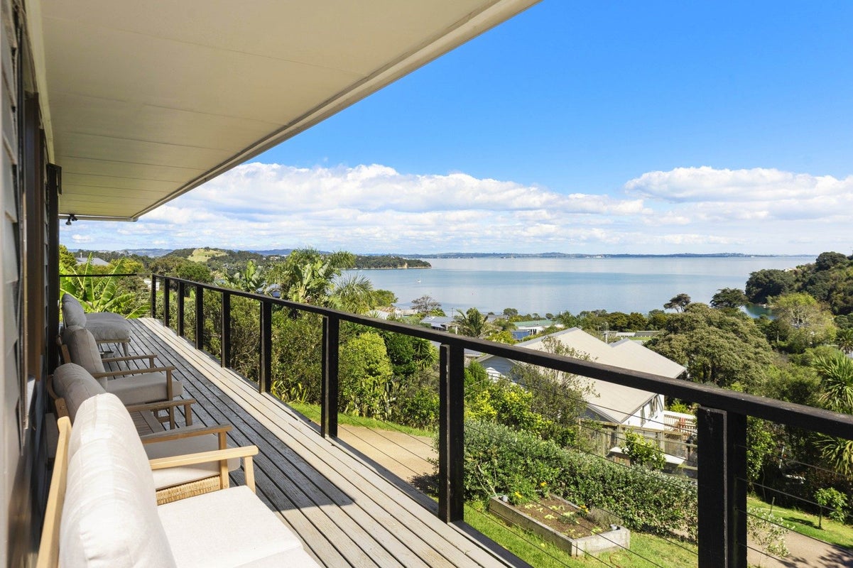4A Park Road, Surfdale, Waiheke Island - Carousel 1
