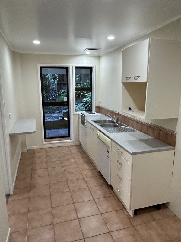 6 Montressor Place, Howick, Auckland - Carousel 2