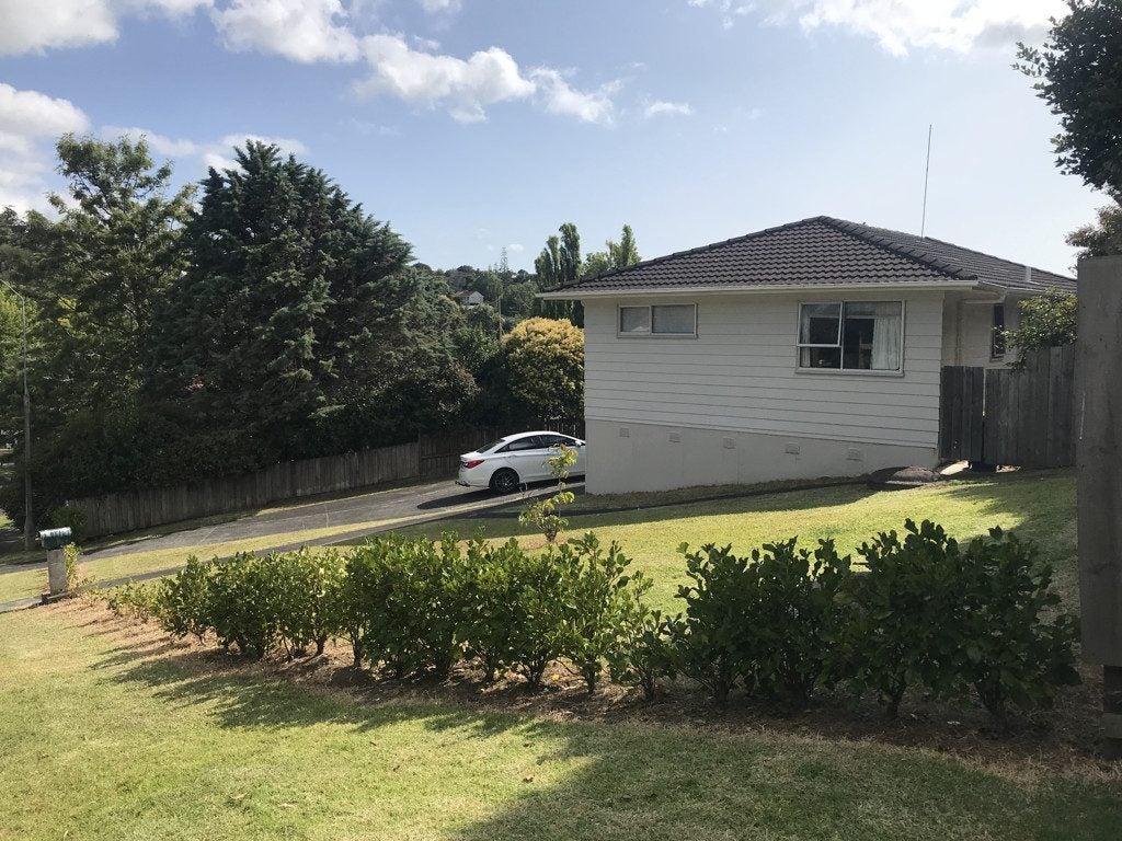 12 Eagleson Street, Northcross, Auckland - Carousel 2