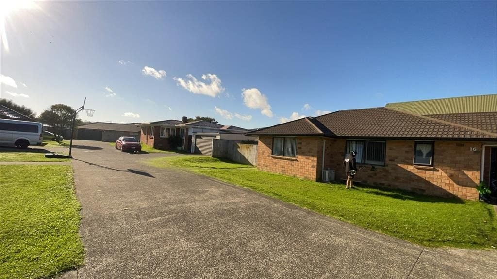 16 Hunua Road, Papakura, Papakura - Carousel 2