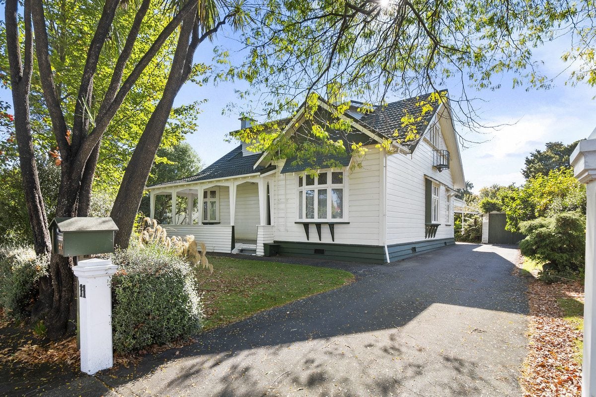 11 Union Street, Hokowhitu, Palmerston North - Carousel 1