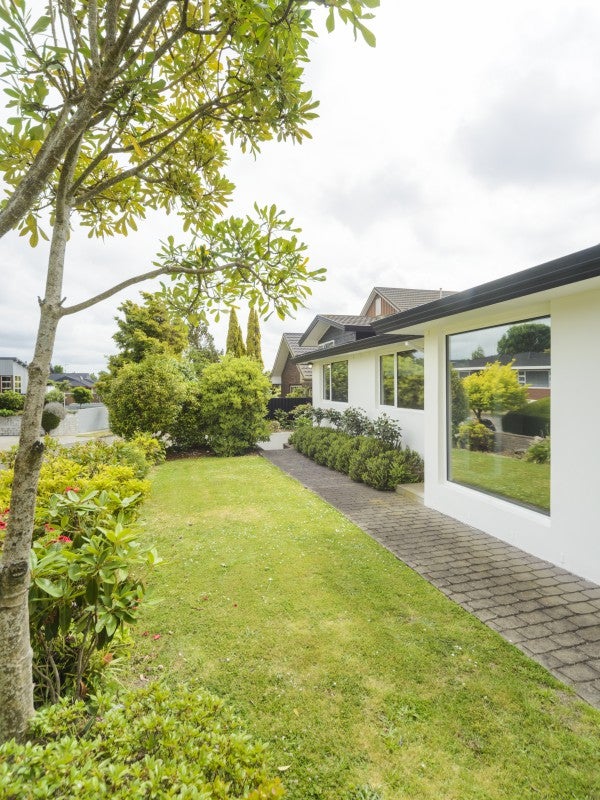 4 Redwood Grove, Hokowhitu, Palmerston North - Carousel 2