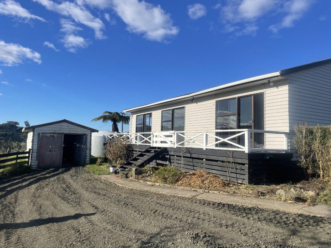 380 Kaipara Coast Highway, Kaukapakapa - Carousel 1