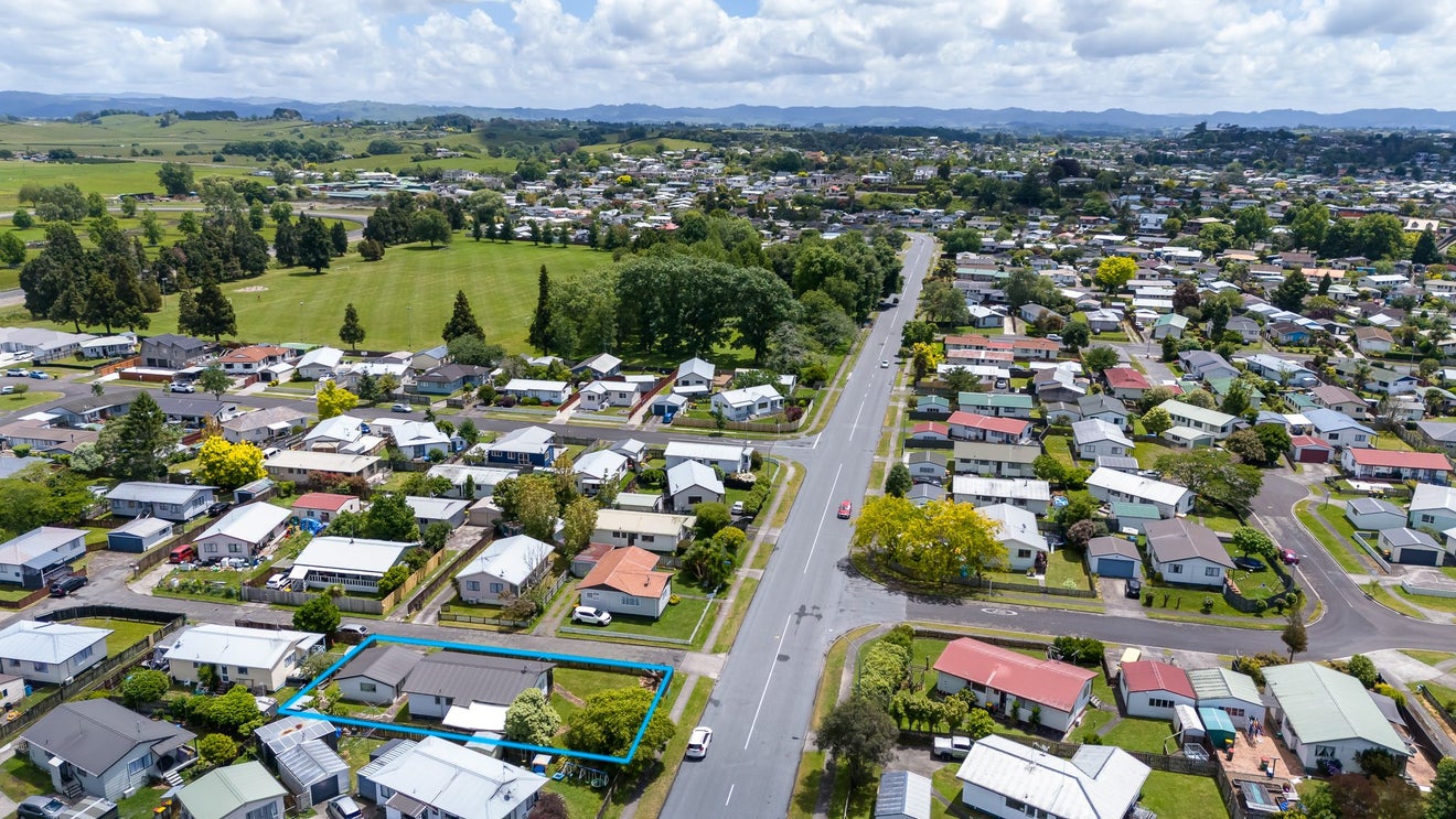 369 Kahikatea Drive, Dinsdale, Hamilton - Carousel 21