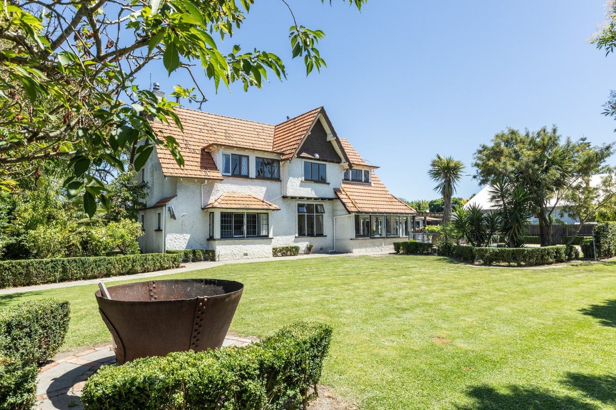305 Southland Road, Hastings, Hastings - Carousel 2