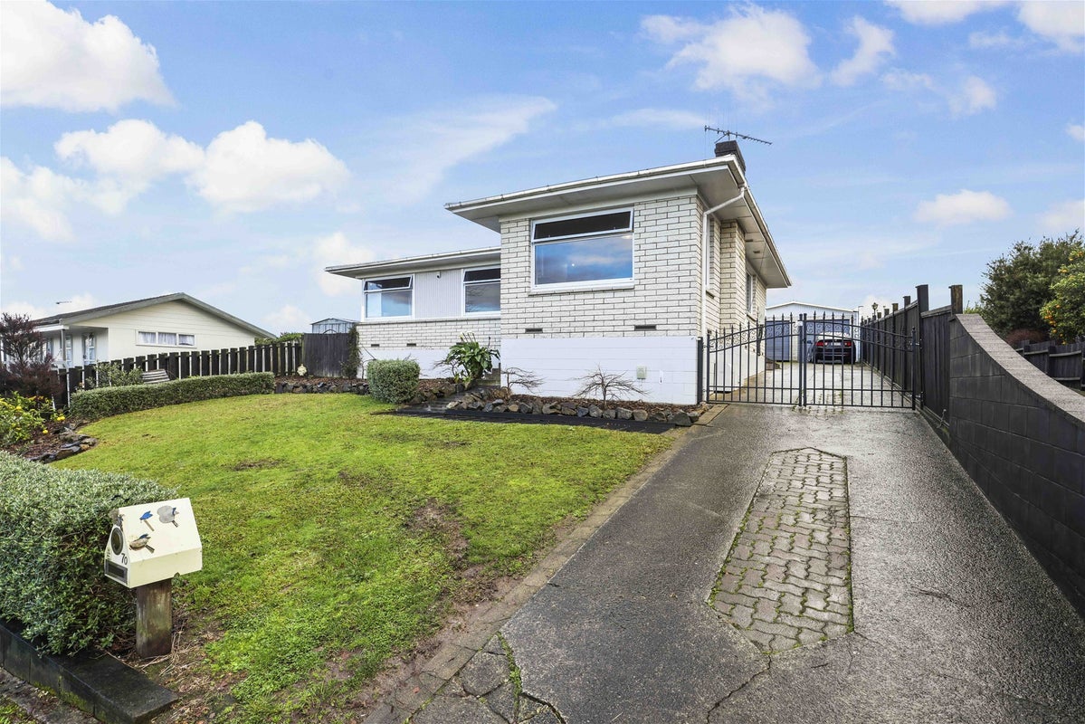70 Pohutukawa Drive, Pukete, Hamilton - Carousel 15