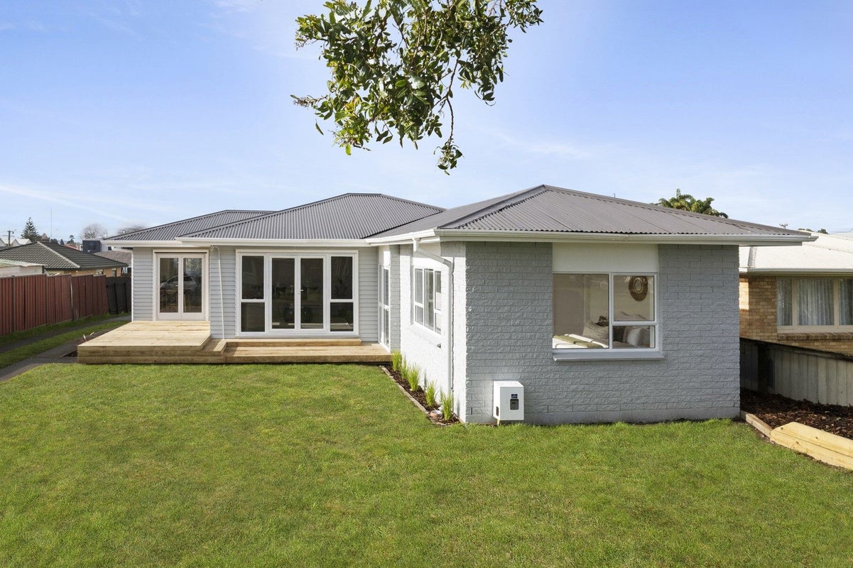 48A Hynds Road, Gate Pa, Tauranga - Carousel 1