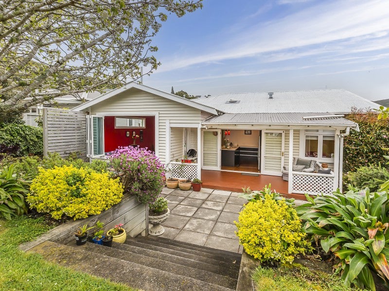 9 Richmond Avenue, Karori, Wellington - Carousel 2