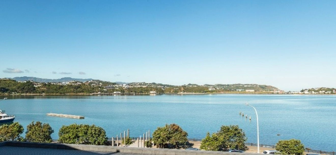 S404/326 Evans Bay Parade, Hataitai, Wellington - Carousel 2