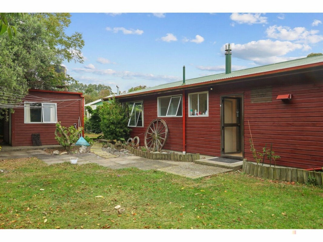 31 Ruane Street, Glenavy, Waimate - Carousel 1
