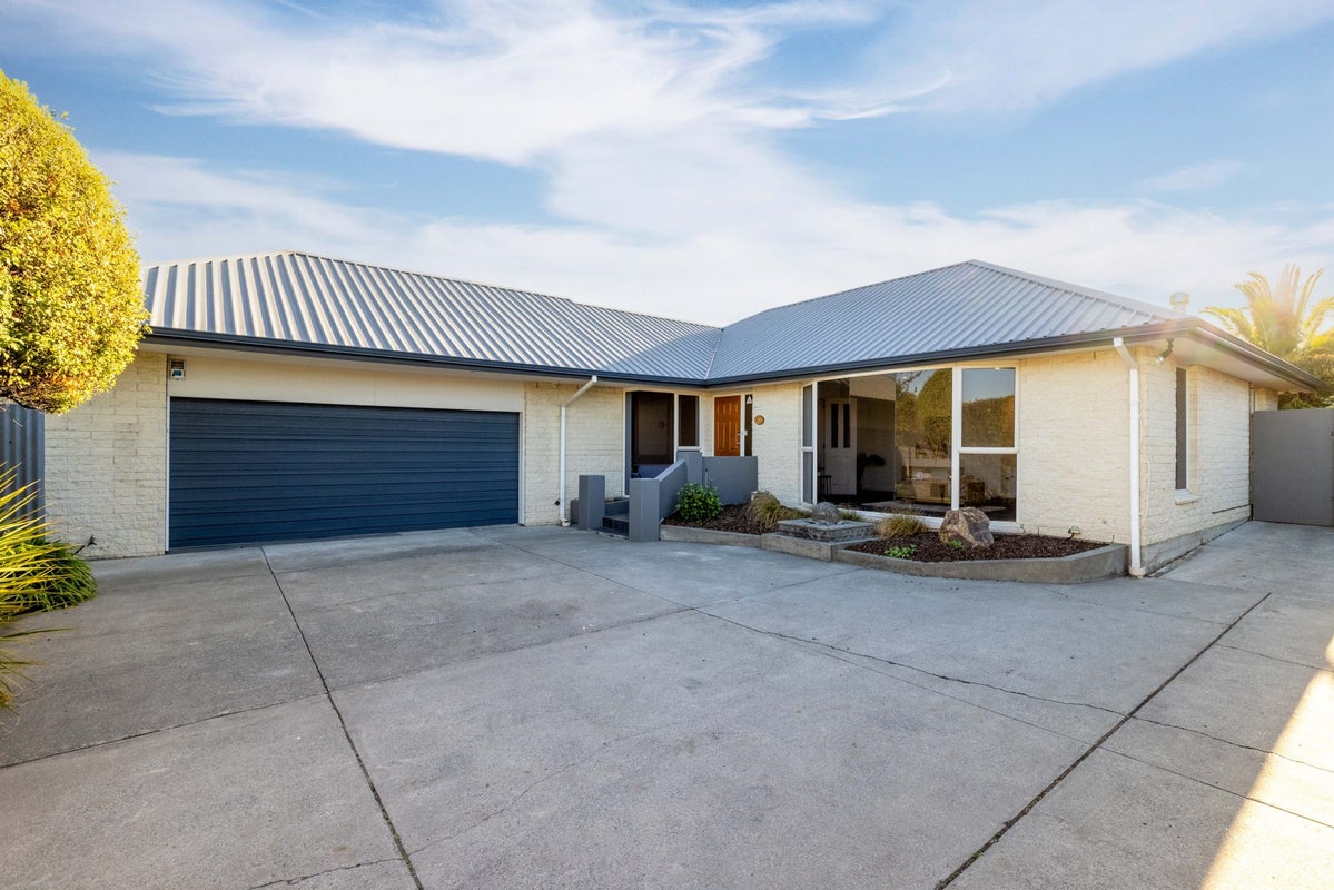 19 Lake Terrace Road, Burwood, Christchurch - Carousel 1