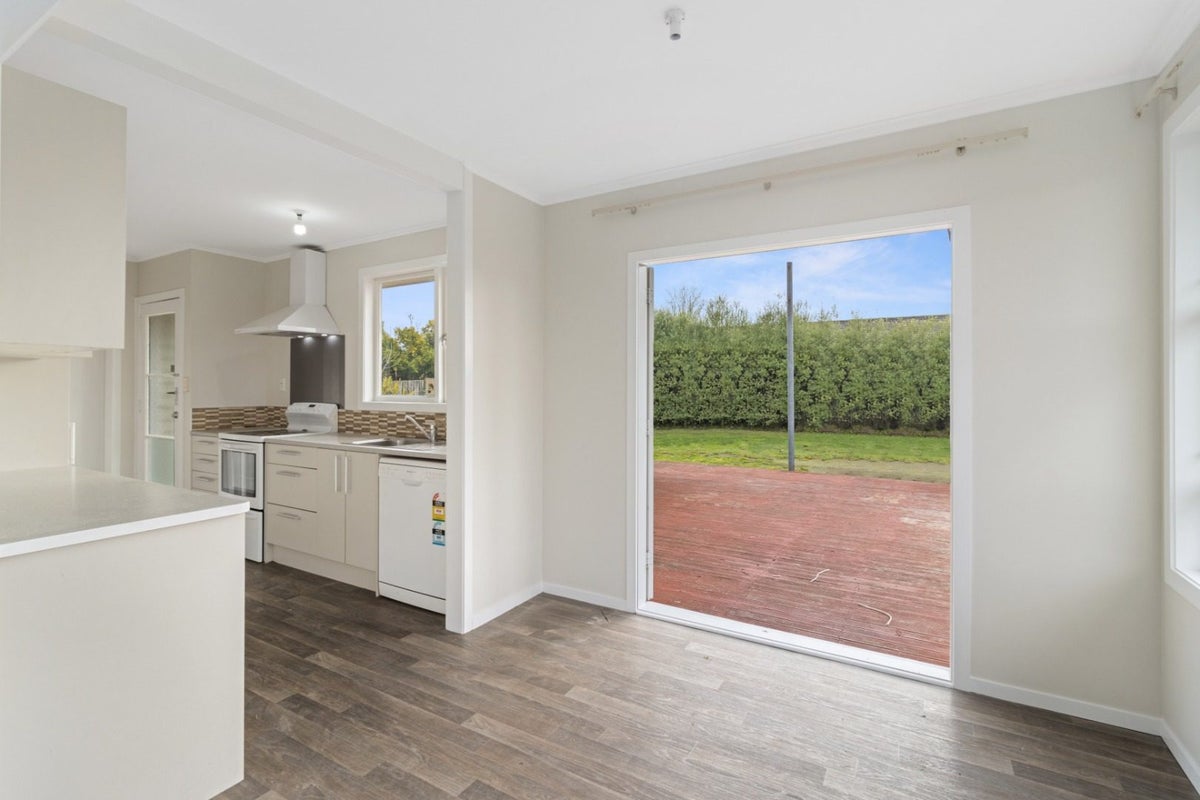 208 Sandwich Road, St Andrews, Hamilton - Carousel 2