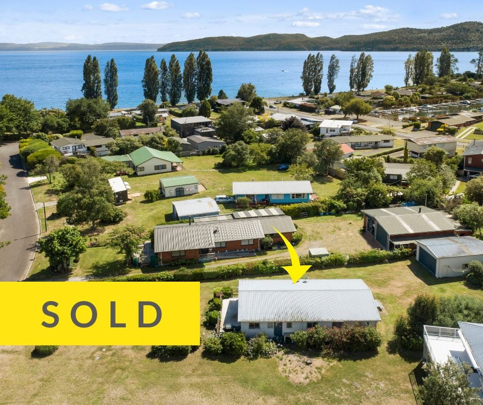 12 Pearce Place, Kinloch, Taupo - Carousel 1