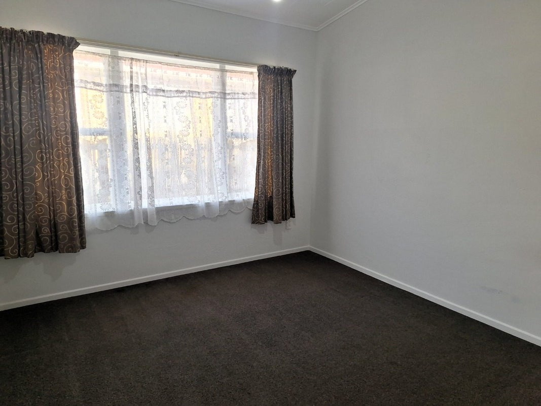 21A Oregon Drive, Maoribank, Upper Hutt - Carousel 9