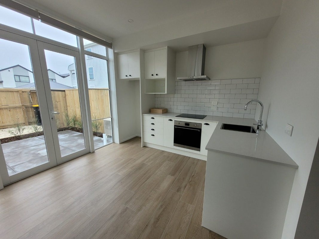 1/11 Bunyan Street, Waltham, Christchurch - Carousel 2