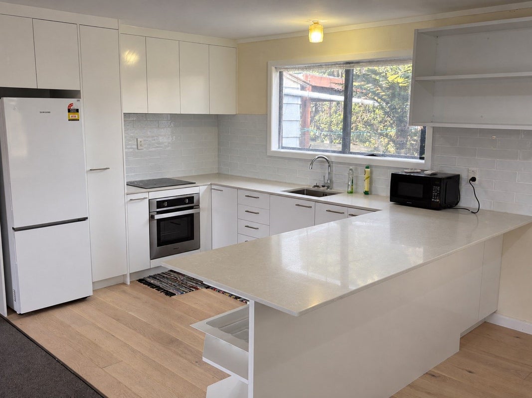17 Sutherland Road, Brookfield, Tauranga - Carousel 2