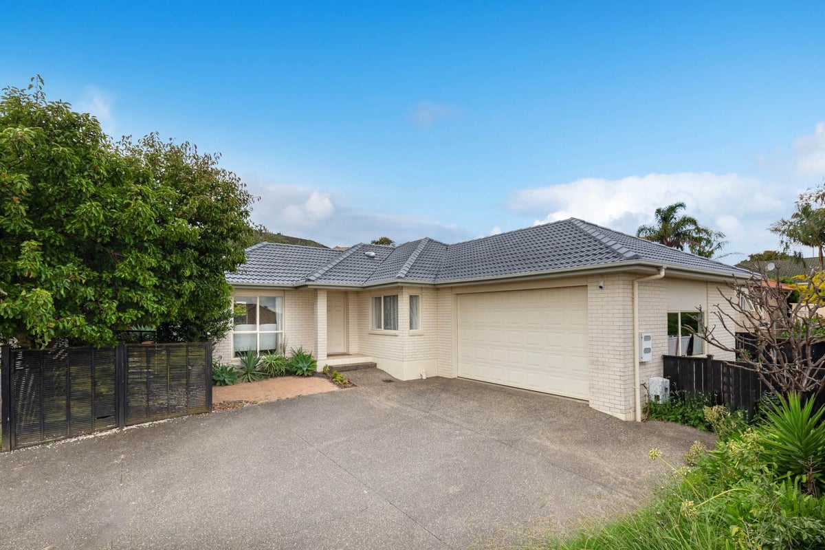 7 Belsera Court, Northpark, Auckland - Carousel 1