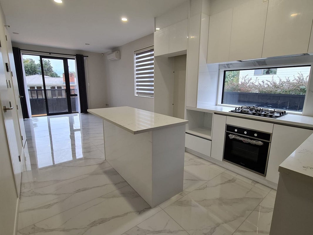 6/532 Glenfield Road, Glenfield, Auckland - Carousel 1