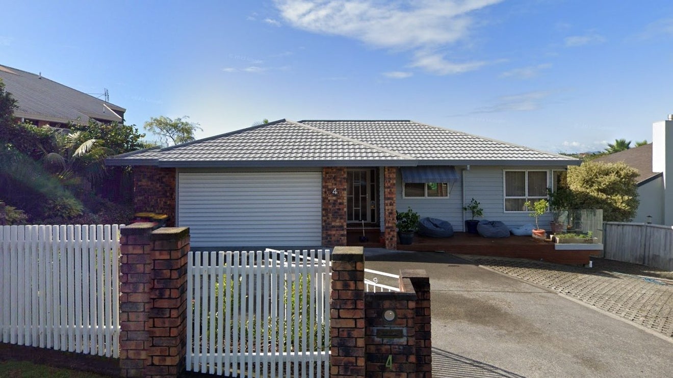 4 Corwen Place, Torbay, Auckland - Carousel 1