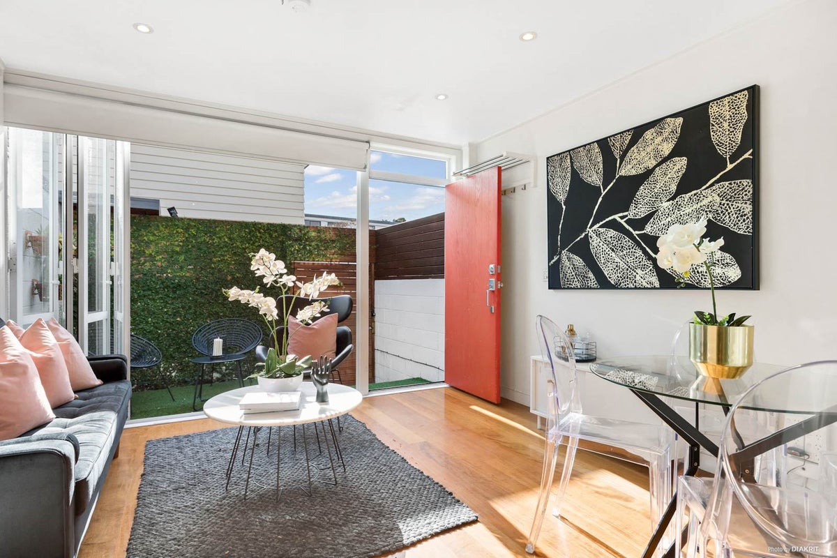 6/137 Jervois Road, Herne Bay, Auckland - Carousel 1