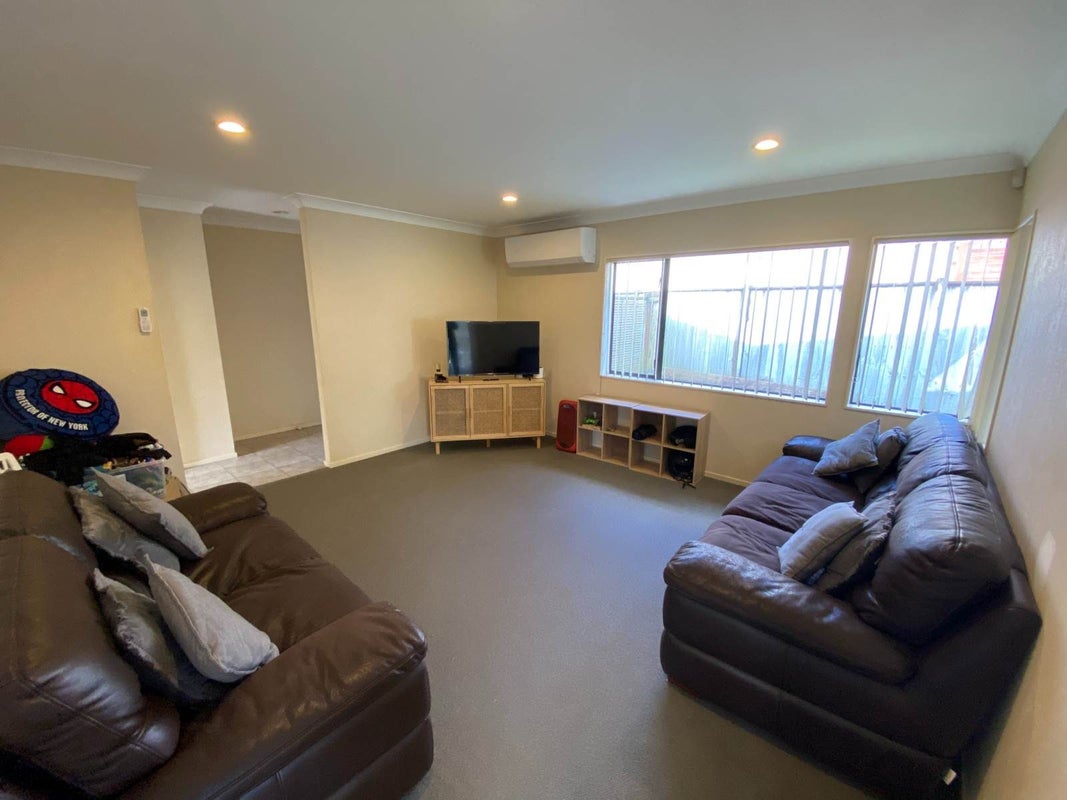 3A Orbit Place, Flat Bush, Auckland - Carousel 2