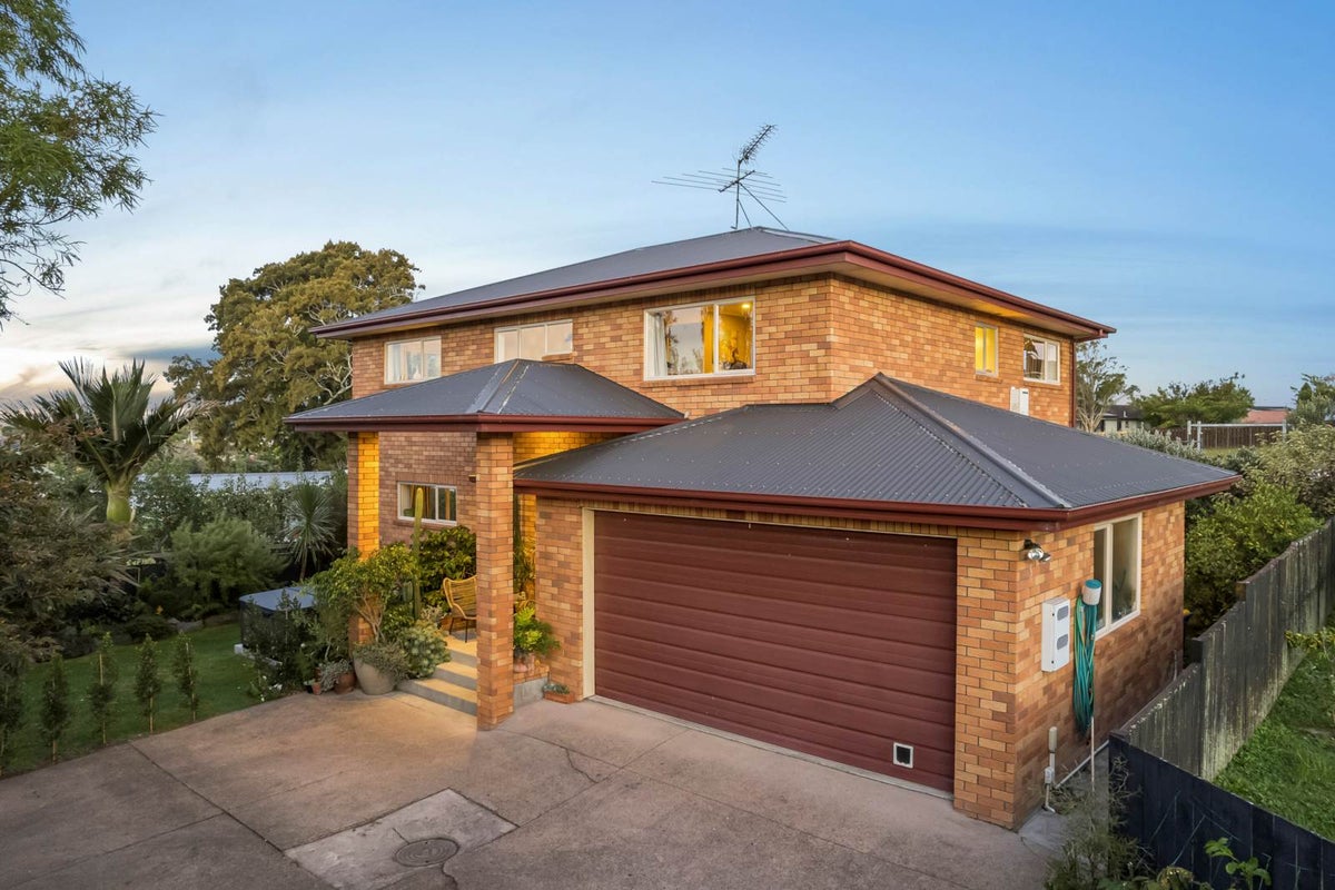 11A Lydford Place, Glendene, Waitakere - Carousel 2