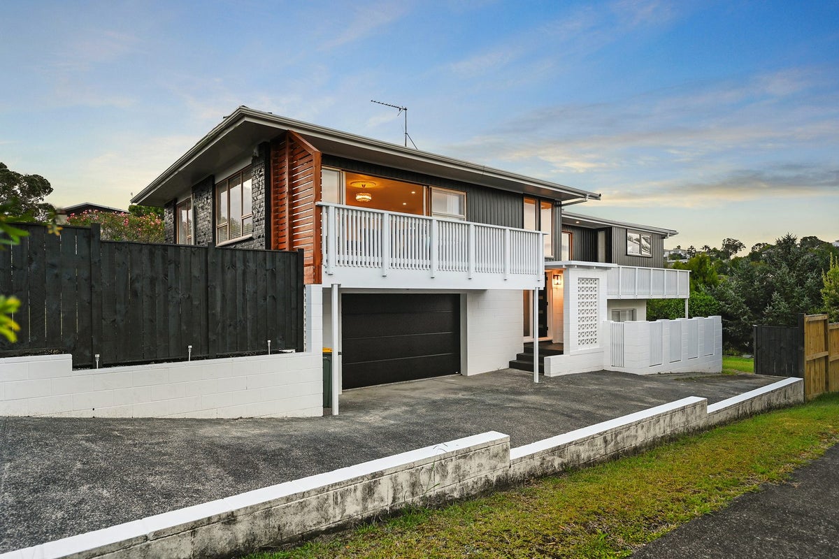 68 Weatherly Road, Torbay, Auckland - Carousel 1