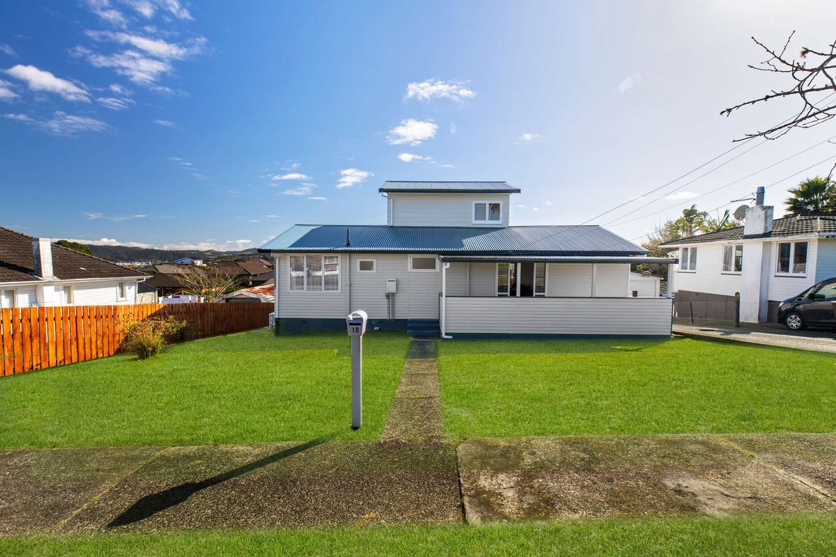 19 Montgomery Avenue, Onerahi, Whangarei - Carousel 1