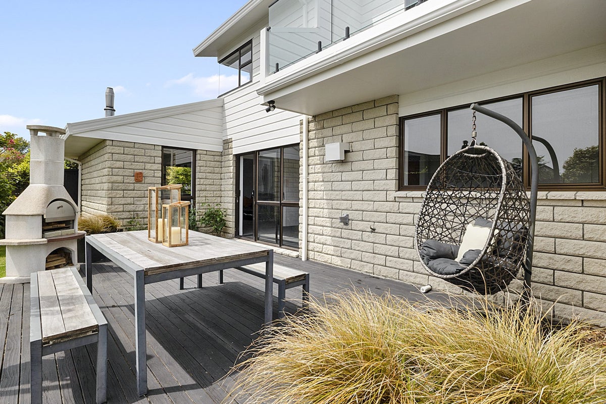 13 Tamati Place, Merrilands, New Plymouth - Carousel 2