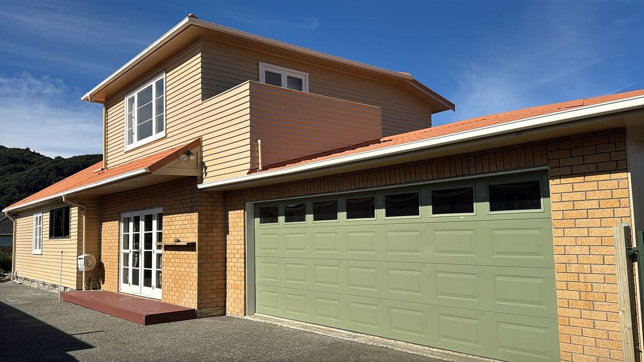 49 Hyde Street, Wainuiomata, Lower Hutt - Carousel 1