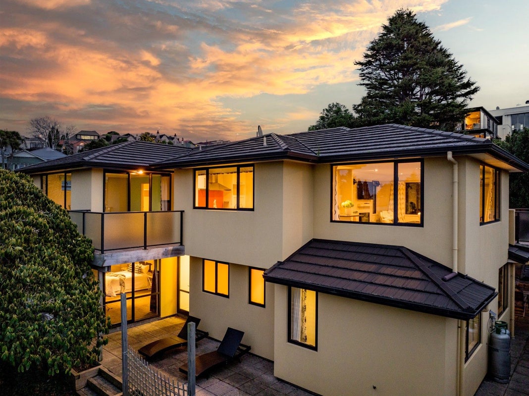 27 Erin Street, Roslyn, Dunedin - Carousel 50