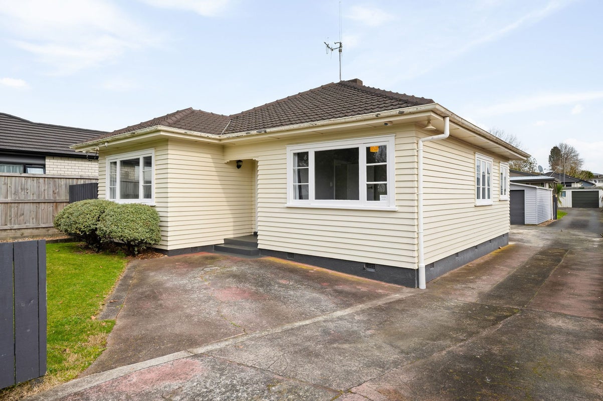 124 Rifle Range Road, Dinsdale, Hamilton - Carousel 1