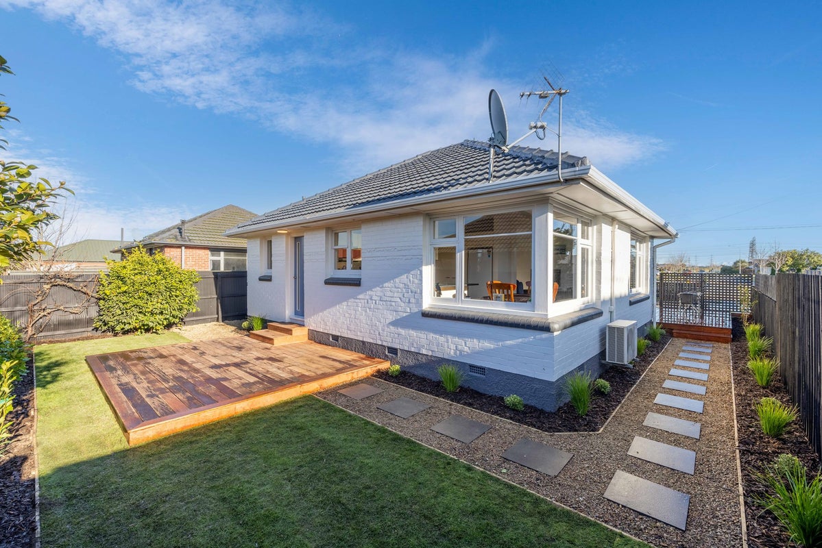 1/76 Gilberthorpes Road, Hei Hei, Christchurch - Carousel 1