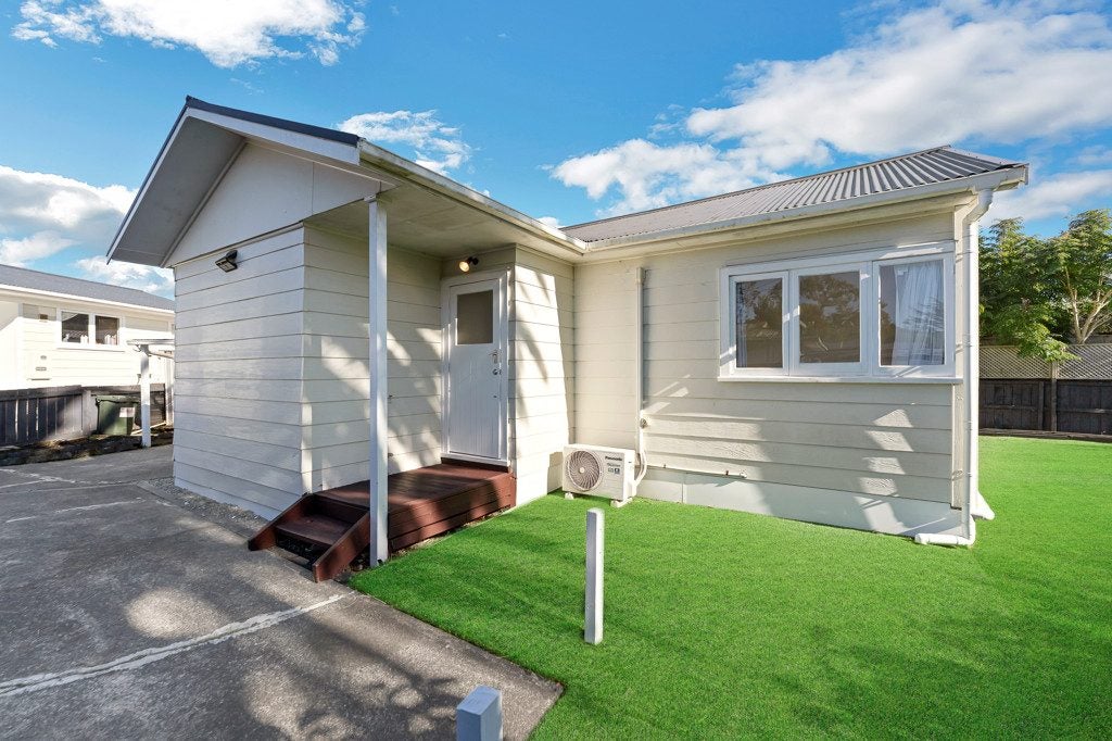 11B Inver Street, Glen Eden, Auckland - Carousel 2