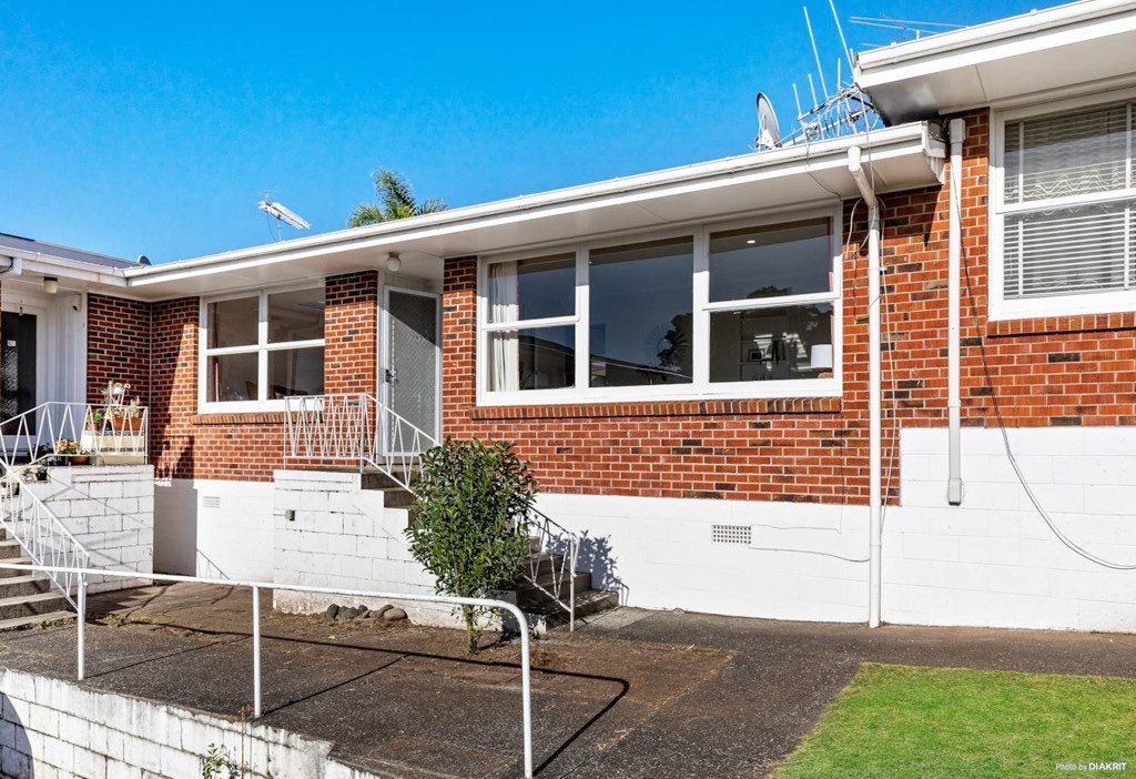 4/238 Onewa Road, Birkenhead, Auckland - Carousel 1
