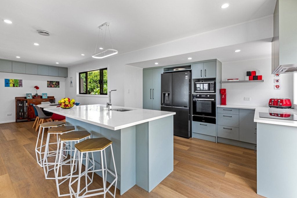 66 Redwing Street, Browns Bay, Auckland - Carousel 1