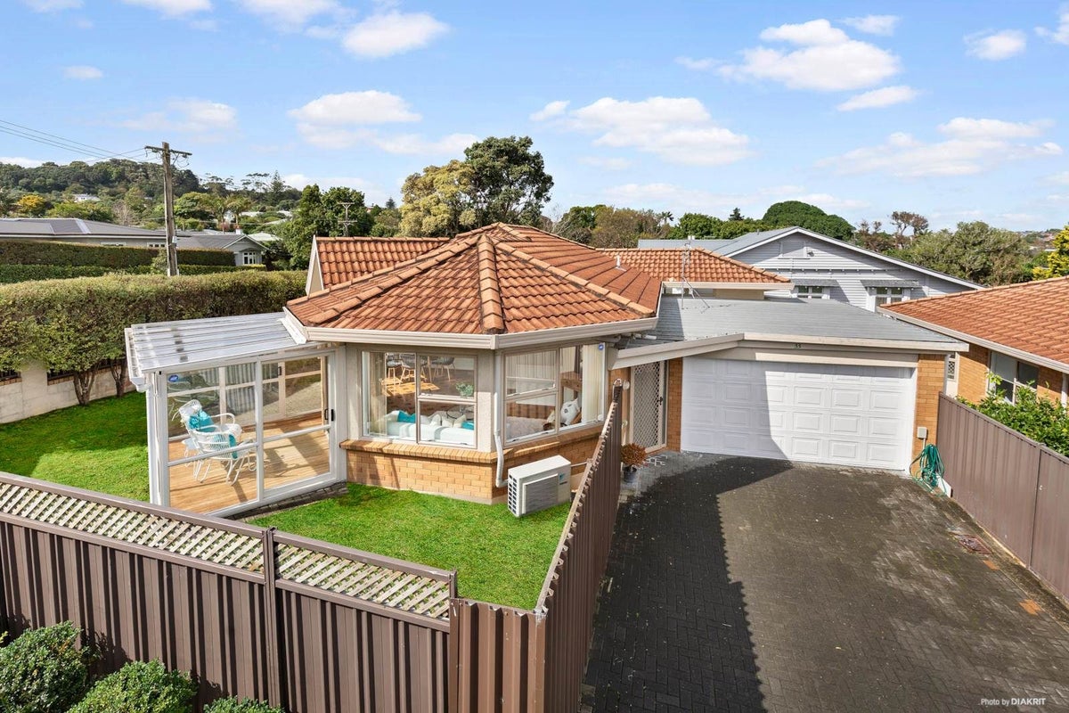 33 Richardson Road, Mount Albert, Auckland - Carousel 1