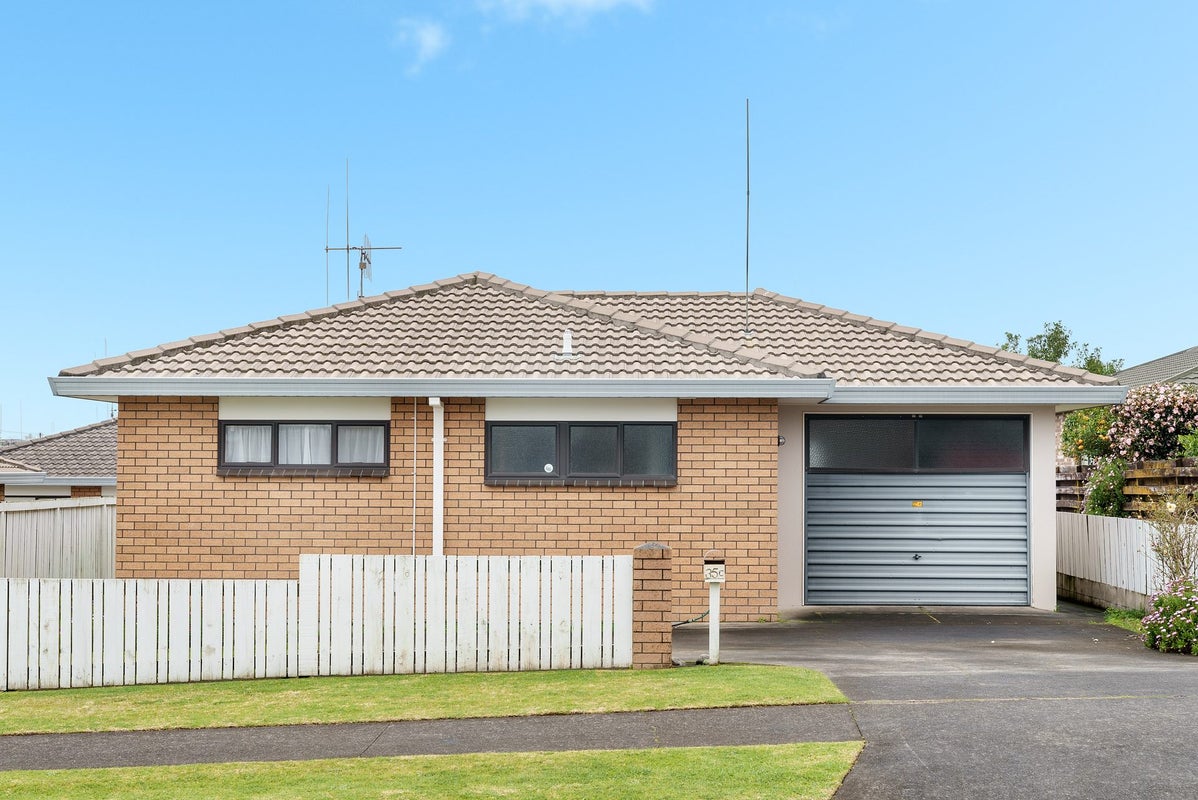 35C Emmett Street, Greerton, Tauranga - Carousel 1