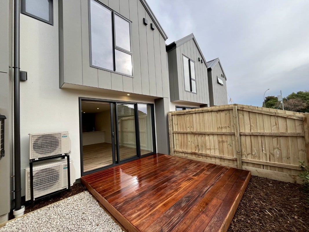 3/11 Trist Place, Edgeware, Christchurch - Carousel 1