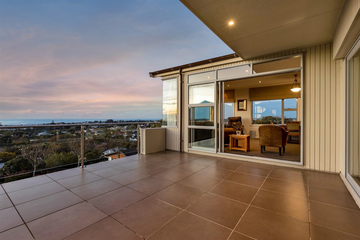 22B Lismore Street, Strandon, New Plymouth - Carousel 35