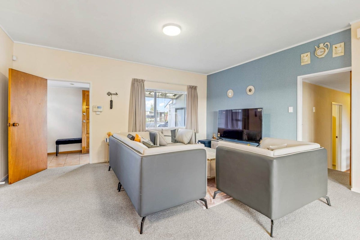 1/81 Wyllie Road, Papatoetoe, Manukau City, Auckland - Carousel 2