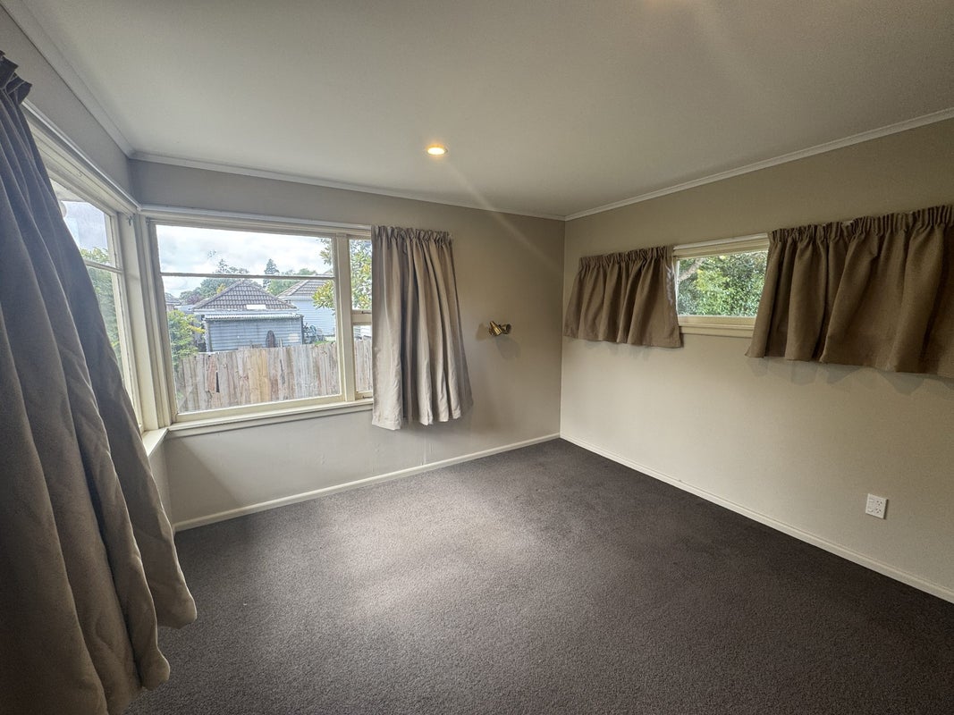4 Gladson Avenue, Sockburn, Christchurch - Carousel 2