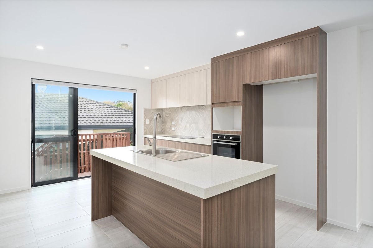 18/106 Triangle Road, Massey, Auckland - Carousel 1