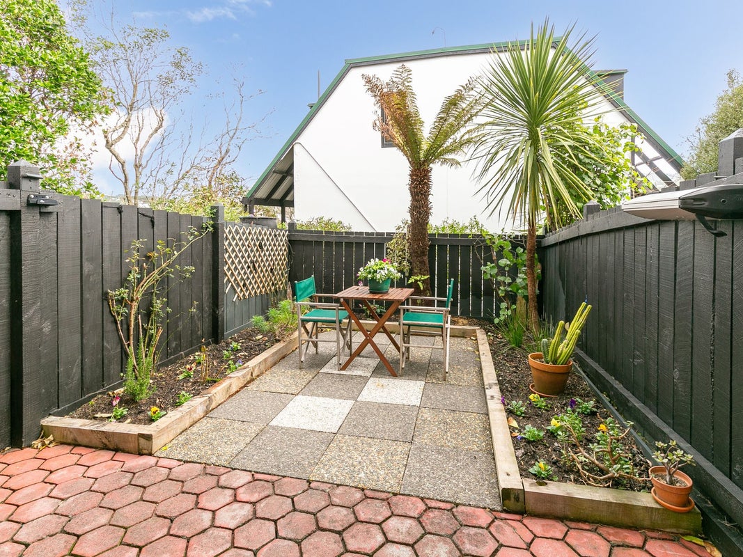 42/46 Hiropi Street, Newtown, Wellington - Carousel 1