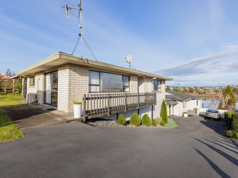 24A Sunny Bay Road, Matua, Tauranga - Carousel 1