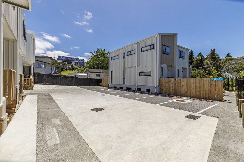 5/7 Cedar Heights Avenue, Massey, Auckland - Carousel 13