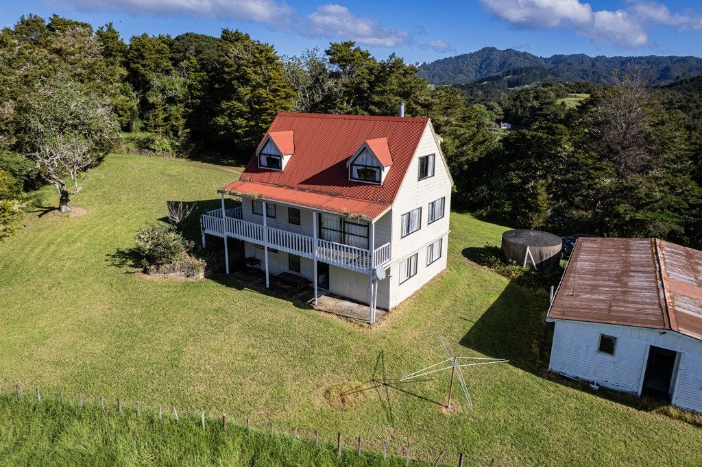 3118 Russell Road, Punaruku, Hikurangi - Carousel 1