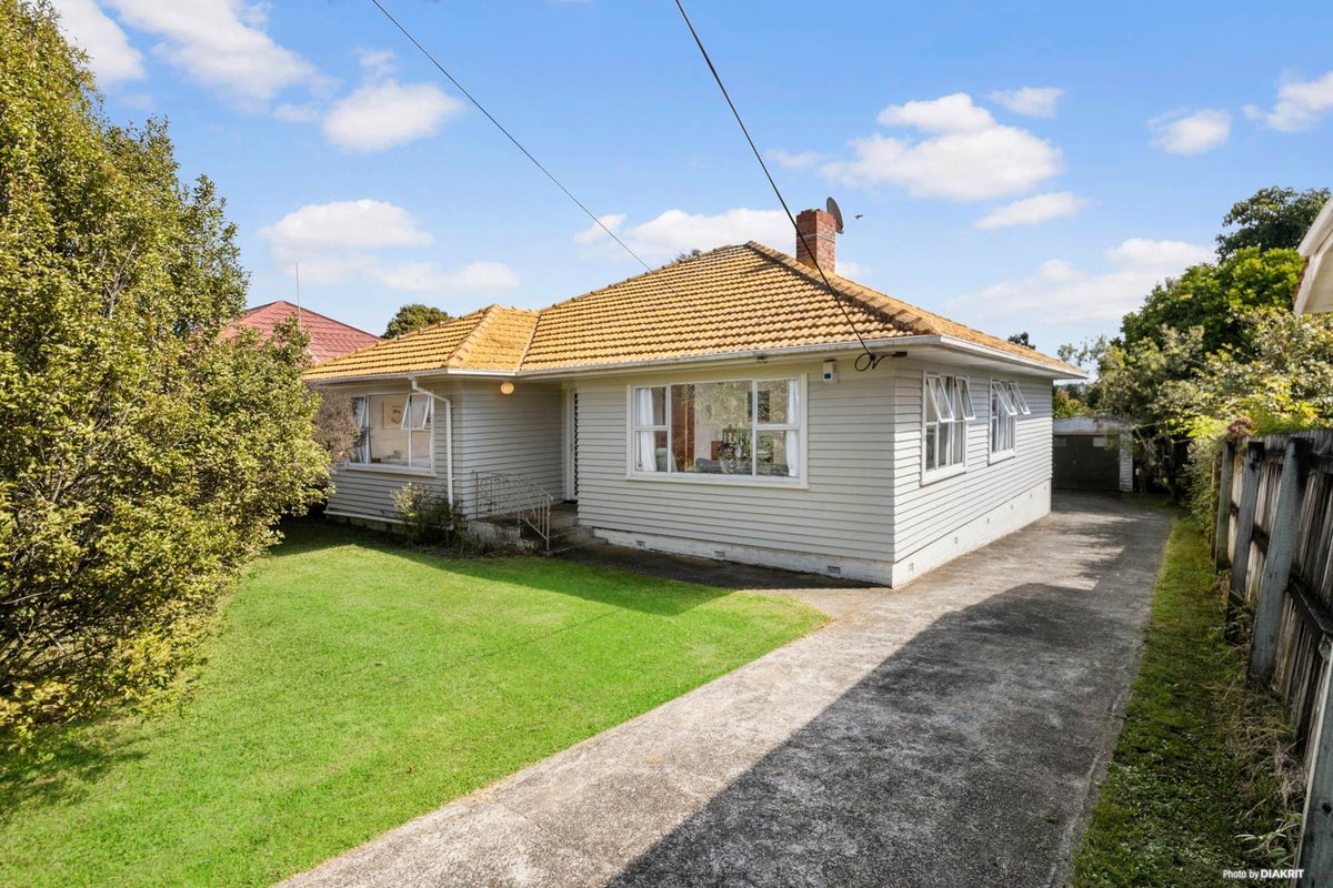 99 Astley Avenue, New Lynn, Auckland - Carousel 1